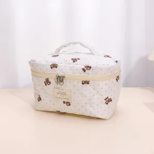 Quilted cosmetic bag with cute bear pattern, large capacity portable travel makeup storage pouch