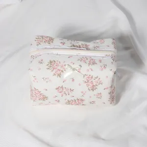Quilted floral cosmetic bag with lace trim and bow, large capacity zipper storage pouch for women