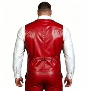 Gilet da abito in pelle rossa da uomo vista posteriore, panciotto smanicato con cinturino.