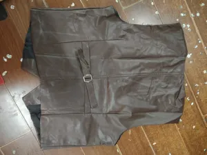 Gilet uomo in ecopelle marrone panciotto casual elegante con fibbia regolabile