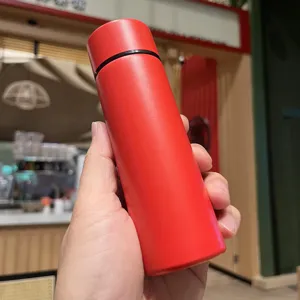 Taza de bolsillo al vacío de acero inoxidable 316 portátil, botella de agua aislada con textura mate.