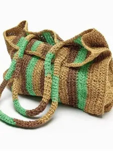 Handmade striped straw woven shoulder bag, large capacity beach tote bag for women.