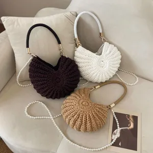 Sac à main coquillage crocheté fait main avec élégante chaîne en perles, chic sac bandoulière.