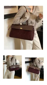 Vista dettagliata della borsa a baguette marrone scuro trapuntata con cuciture a rombi.
