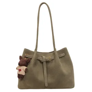 Vintage τσάντα tote με μοτίβο κροκόδειλου, χαριτωμένο αρκουδάκι και ευρύχωρο εσωτερικό.