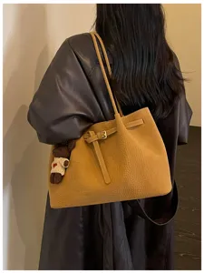 Μεγάλη τσάντα ώμου από PU δέρμα, κομψή casual τσάντα tote με χαριτωμένο αρκουδάκι.