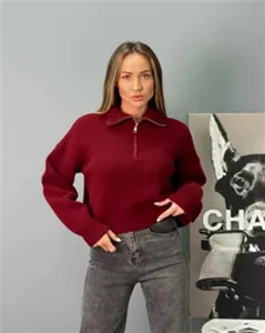 Pull en tricot ample bordeaux pour femmes à col demi-zip, haut décontracté et élégant.