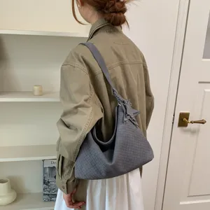 Gewebte Umhängetasche für Damen, große Kapazität Hobo Handtasche, lässige koreanische Tasche.