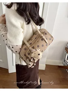 Sac bandoulière Boston à pois vintage, élégant sac à main décontracté avec joli pendentif ours.
