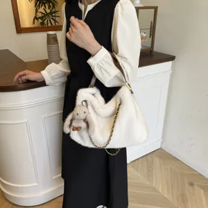 Borsa a tracolla in peluche minimalista di grande capacità retrò, borsa casual con ciondolo.