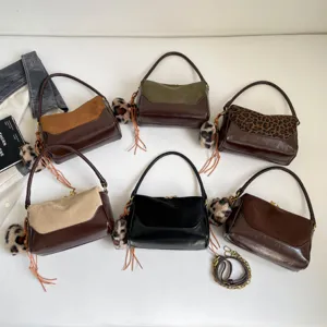 Stylish large capacity pillow shoulder bag fashion commuting handbag casual top handle bag