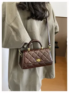 Borsa a tracolla trapuntata retrò da donna, elegante borsa marrone in pelle con serratura dorata.