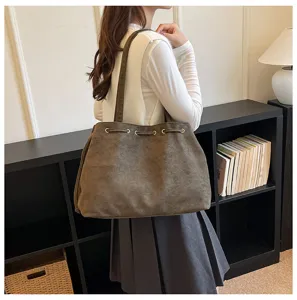 Braune Wildleder-Tasche im koreanischen Stil, große Kapazität, modische Alltagstasche.