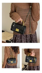 Detailansicht der schwarzen Retro gesteppten Kettentasche elegante Luxus Damen Handtasche.