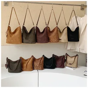 Stylish vintage suede shoulder bag casual versatile hobo bag trendy crossbody bag for women