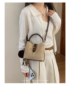 Borsa a secchiello retrò coreana in camoscio con manico e chiusura, semplice borsa a tracolla.