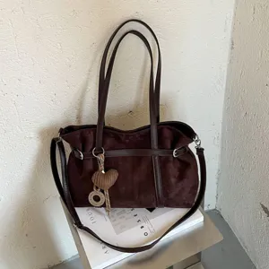 Retro braune Wildleder Pendler Umhängetasche, schicke Designer Handtasche grosse Kapazität Shopper