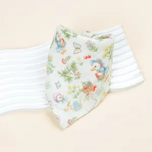 Detailed view of the soft cotton gauze baby bib featuring a charming classic duck illustration.