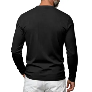 T-shirt à manches longues côtelé pour homme vue arrière montrant une belle coupe cintrée.