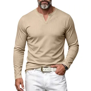 T-shirt manches longues côtelé Henley col V pour homme, haut slim décontracté couleur kaki.