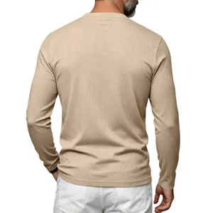 T-shirt thermique à manches longues côtelé pour homme vue arrière coupe ajustée casual.