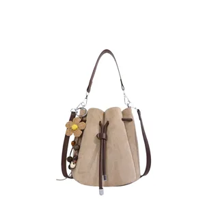 Retro Stil Blumen Eimer Tasche Detailansicht, schicke Freizeitschulter und Umhängetasche.