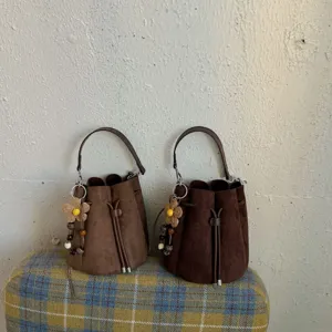 Retro Einfache Kunstleder Blütenblatt Beuteltasche Für Damen Trendige Mattierte Umhängetasche Minimalistisch Einfarbig Lässige Schultertasche
