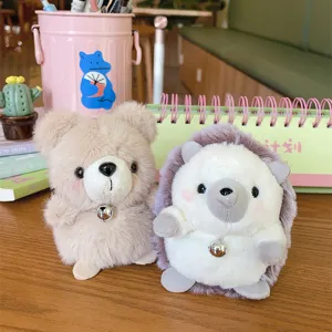 Niedlicher Plüsch Tier Schlüsselanhänger, Cartoon Bär und Igel Puppe mit Glocke für Schultasche.