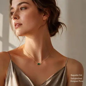 Silver emerald-cut green zircon clavicle necklace, elegant fashion jewelry for women.