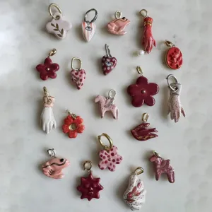 Ensemble de pendentifs breloques en céramique colorée cœur main fleur pour fabrication de bijoux