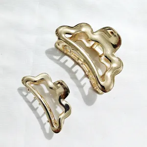 Gold irregular cloud hair claw clip set, elegant metallic shark clip for women hair.