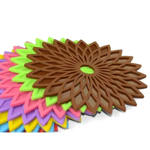 Conjunto de alfombrillas de aislamiento térmico de silicona con forma de flor, mantel.