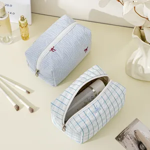 Quilted cosmetic bag large capacity portable travel storage bag cute zipper pouch for daily use