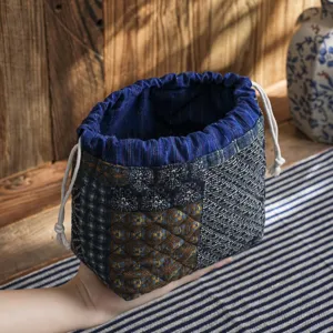 Τσάντα αποθήκευσης patchwork σε κινεζικό στιλ, ρετρό καπιτονέ τσάντα με κορδόνι.