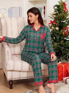 Christmas plaid pajama set, comfortable long sleeve top and trousers for women sleepwear.