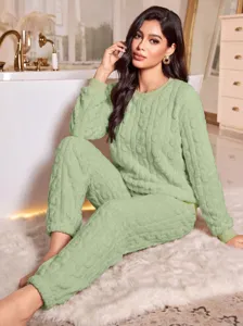 Women's thick warm coral fleece pajama set casual long sleeve top and pants lounge wear.