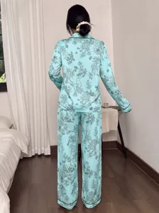 Ensemble de pyjama en satin à imprimé floral manches longues pour femmes vue arrière