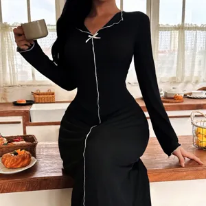 Elegante camisón largo negro de manga larga para mujer con lazo, cómodo vestido de casa.
