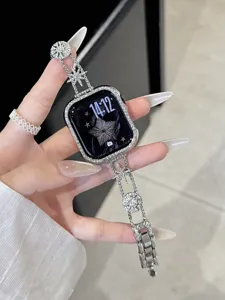Nahaufnahme des silbernen Strass-Stern-Armband-Metalluhrenarmbands für Smartwatches.