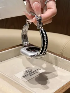 Cinturino per orologio in metallo strass di lusso di ricambio per Apple Watch SE Series 11 10 9 8