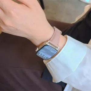 Bracelet de montre en cuir veritable rose pour montre connectee, accessoire souple.