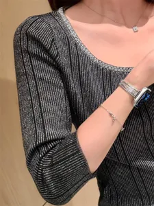 Bracelet de montre étincelant en strass compatible avec Apple Watch, détails élégants.