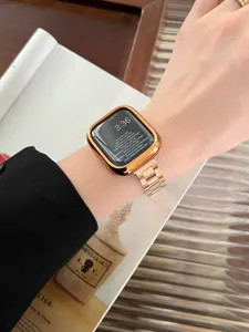 Cinturino per orologio in acciaio inossidabile oro rosa lucido e custodia dettaglio vista