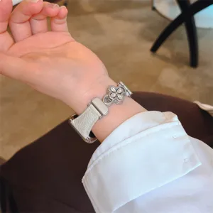 Bracelet de rechange en cuir trèfle zircon compatible avec Apple Watch série 10 9 8