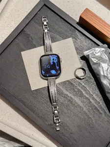 Bracelet de montre en métal zircon scintillant compatible avec la série Apple Watch, élégant.