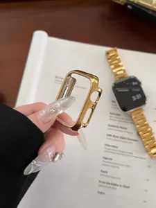 Cinturino per orologio in acciaio inossidabile dorato lucido e custodia dettaglio