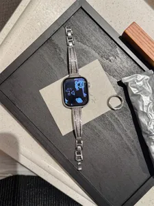 Bracelet de montre étincelant en strass compatible avec Apple Watch, bracelet de rechange.