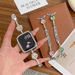 Bracelet de montre en métal strass compatible avec Apple Watch chaîne florale luxe