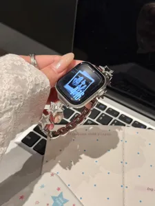 Bracelet de montre en métal argenté avec strass étincelants compatible Apple Watch