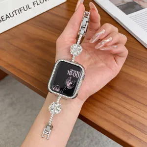 Bracelet de montre en métal strass compatible avec Apple Watch design étincelant élégant